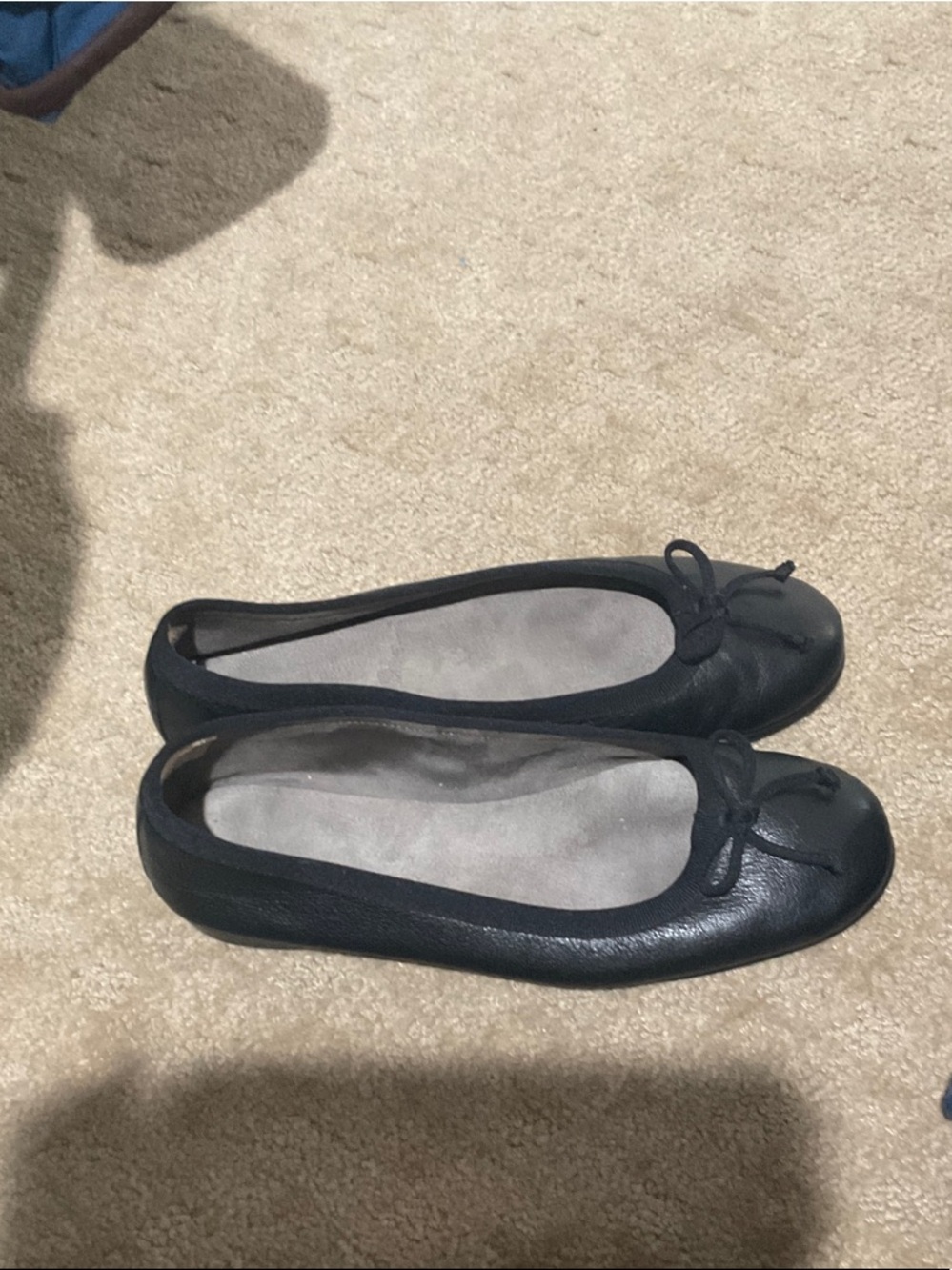 AEROSOLES Black Leather Bow Flats - Picture 5 of 7